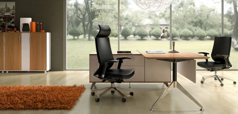 SOPOTGE DESK WITH RETURN